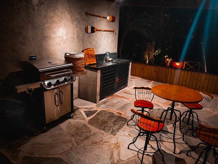 Inti: ampla, com sala, sofá-cama e banheira de hidromassagem